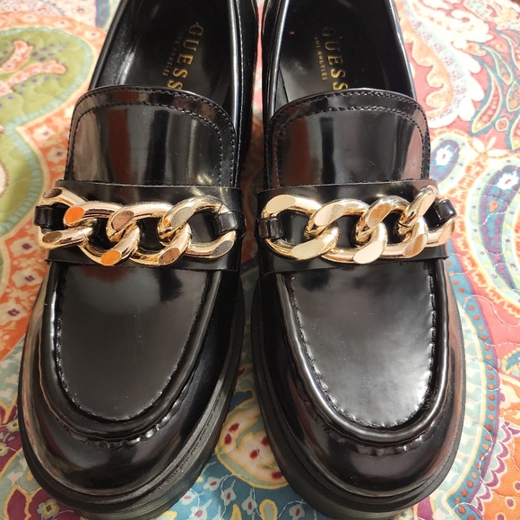 Guess Women's 1.5-Inch Platform Heel Chain Loafers Black Size US:10 - Picture 4 of 15